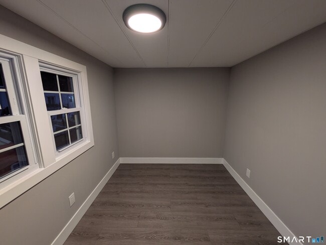 Building Photo - 183 N Main St