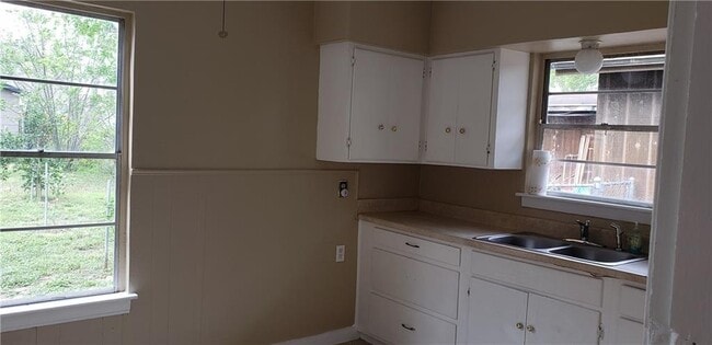 Building Photo - 4521 Carroll Ln