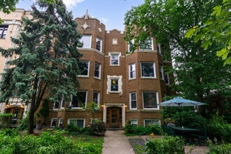 Building Photo - 1135 W Farwell Ave