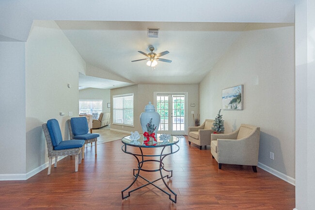 Foto del edificio - 2225 Silver Sands Ct