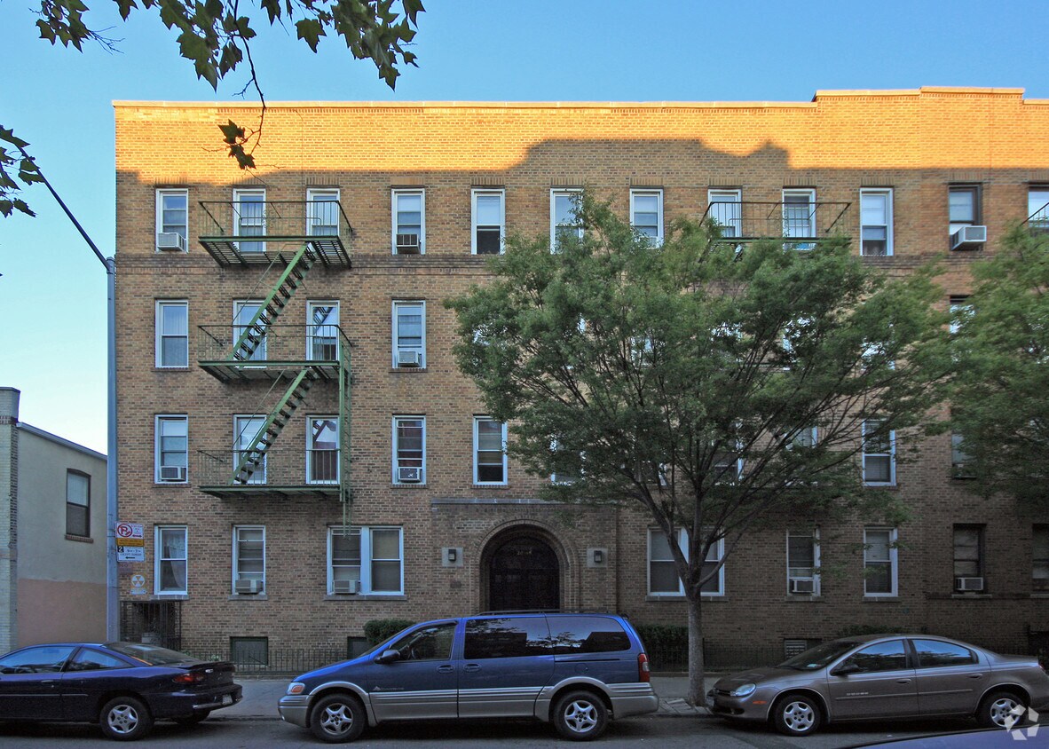 Primary Photo - 28-46 34th St