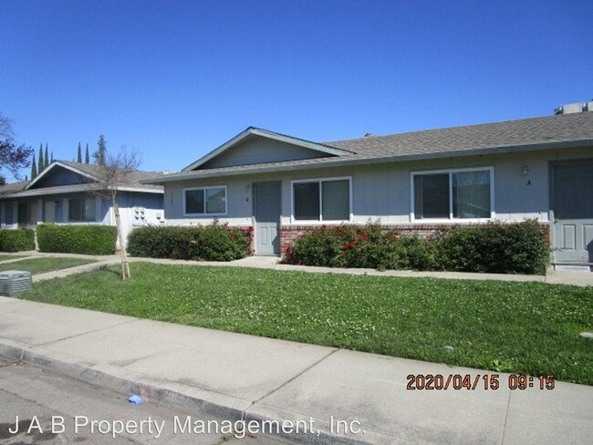 Building Photo - 2265 Santiago Way