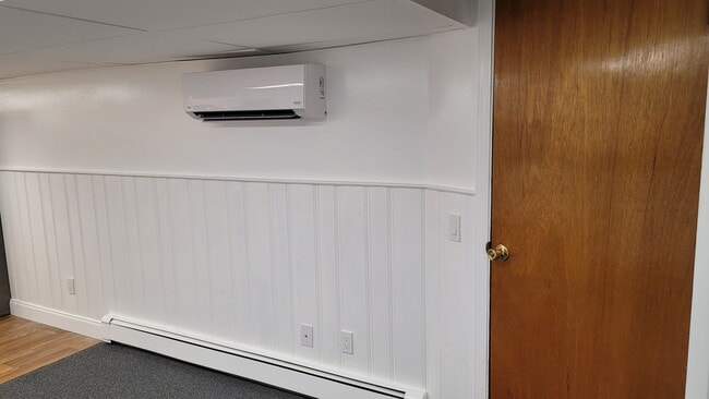 Living room - 112 N Cliff Ave