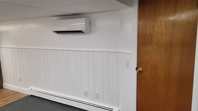 Living room - 112 N Cliff Ave