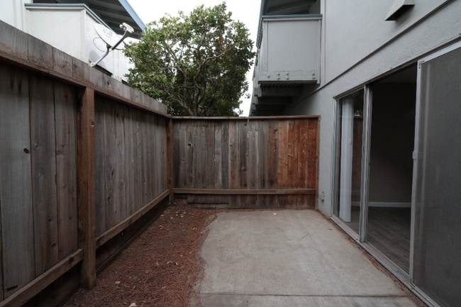 Foto del edificio - 2220 Lake Rd