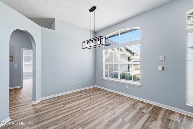 Foto del edificio - 13245 Milhouse Way