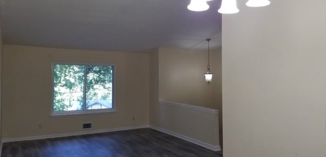 Photo - 1510 Country Downs Dr House