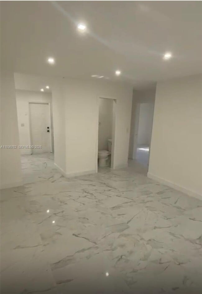 Building Photo - 505 N 24th Ave