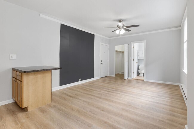 Foto del edificio - 5863 N Kenmore Ave