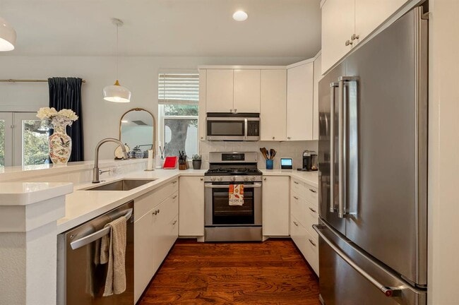 Foto del edificio - 2812 Oak Springs Dr