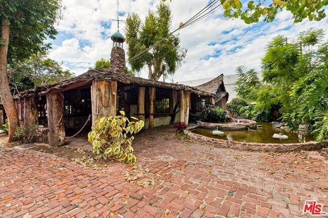 Building Photo - 3819 Dunn Dr