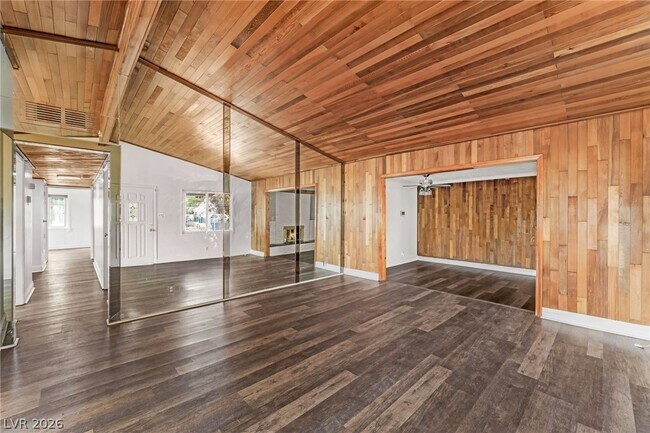 Foto del edificio - 1828 Hassett Ave