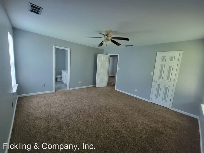 Foto del edificio - 3 br, 2 bath House - 716 Village Overlook