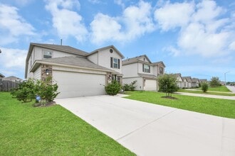 Building Photo - 4231 Tulip Oak Dr