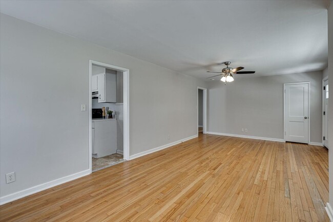 Building Photo - 3 BR 1 BA for Rent - 37415
