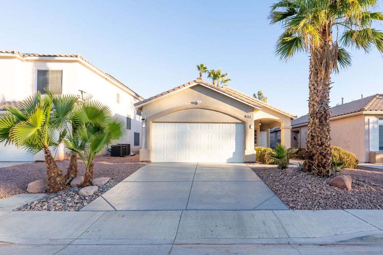 Primary Photo - Beautiful one-story home