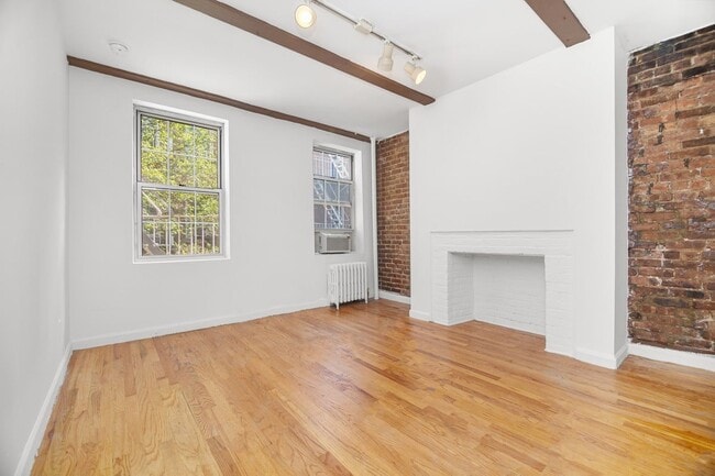 Building Photo - 224 Sullivan St