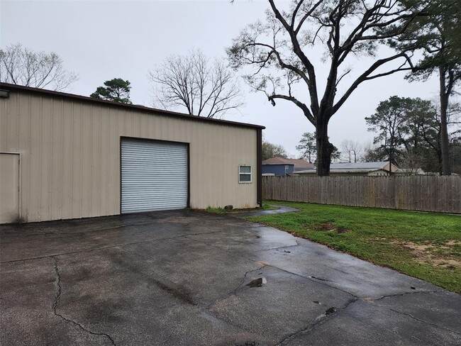 Building Photo - 19410 Pine Lock Ln