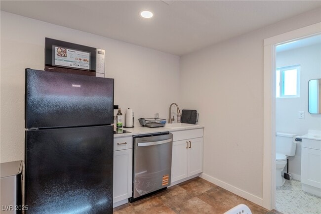 Foto del edificio - 100 N Ocotillo St