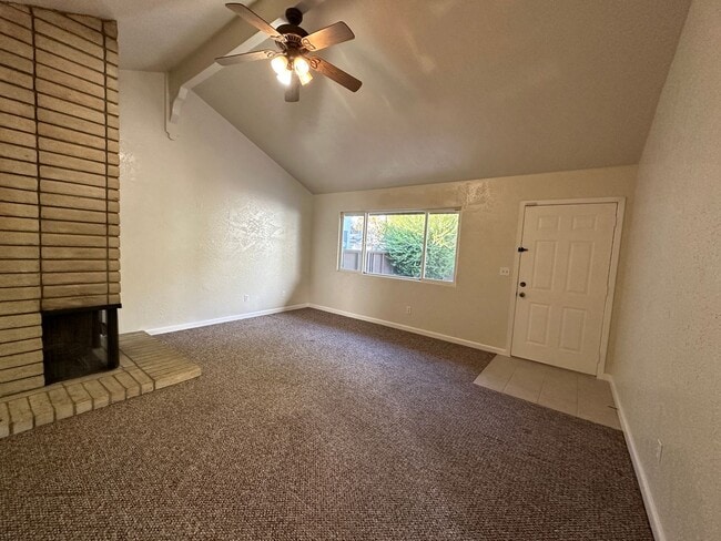 Building Photo - 312 N Riverside Dr