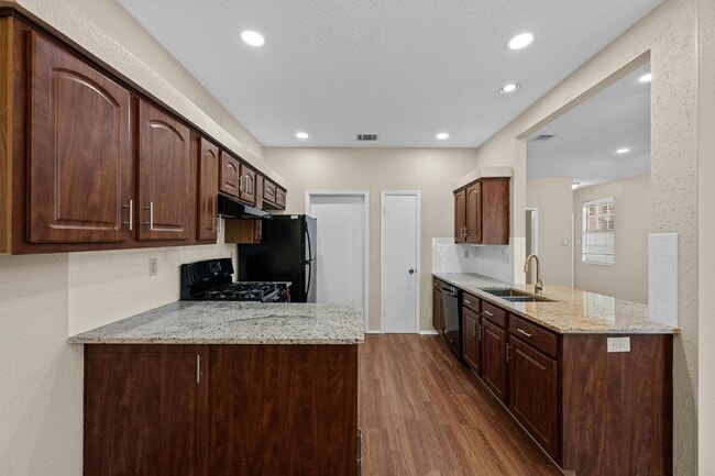 Building Photo - 6501 Brush Country Rd