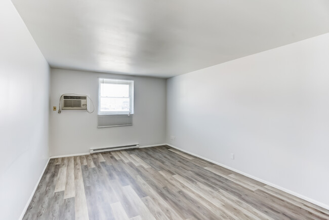 Building Photo - 1212 Bellefontaine Ave