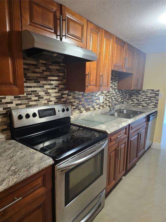 Foto del edificio - 7051 Environ Blvd