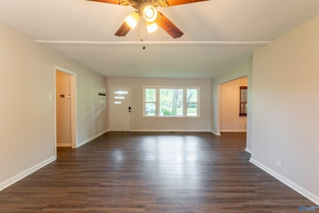 Foto del edificio - 2313 Euclid Rd NW