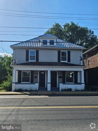 Building Photo - 917 N Queen St