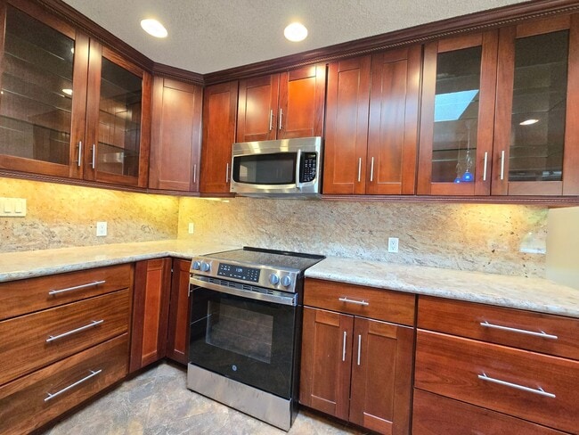 Building Photo - Beautiful 3 bed 2 bath Cambrian home in a great school district