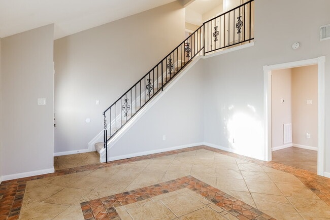 Building Photo - 5827 Alpine Heights Dr