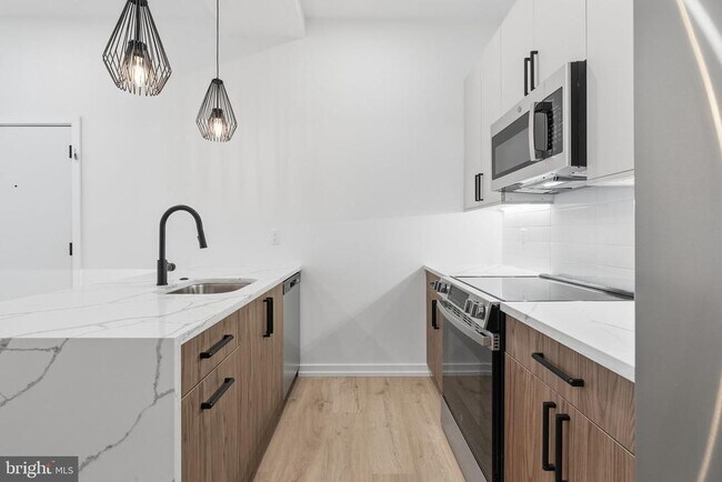 Building Photo - 203 S 13th St