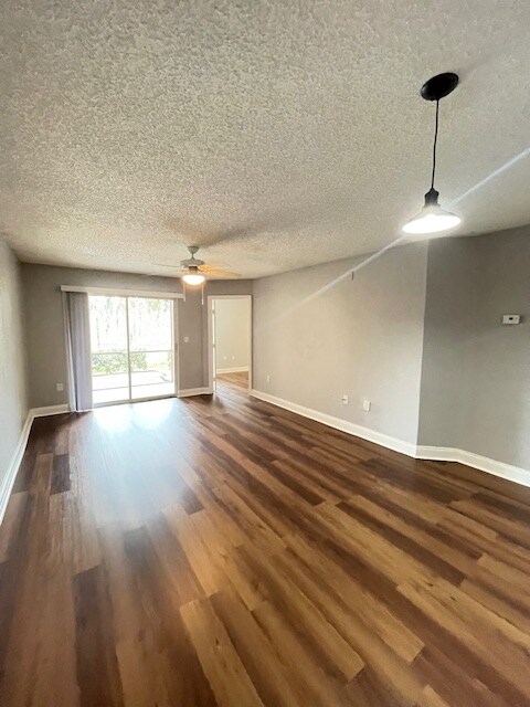 Photo - 8832 Coral Palms Ct Apartment