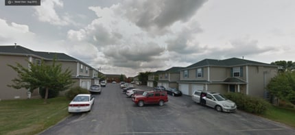 Building Photo - 216 Pinnacle Ct