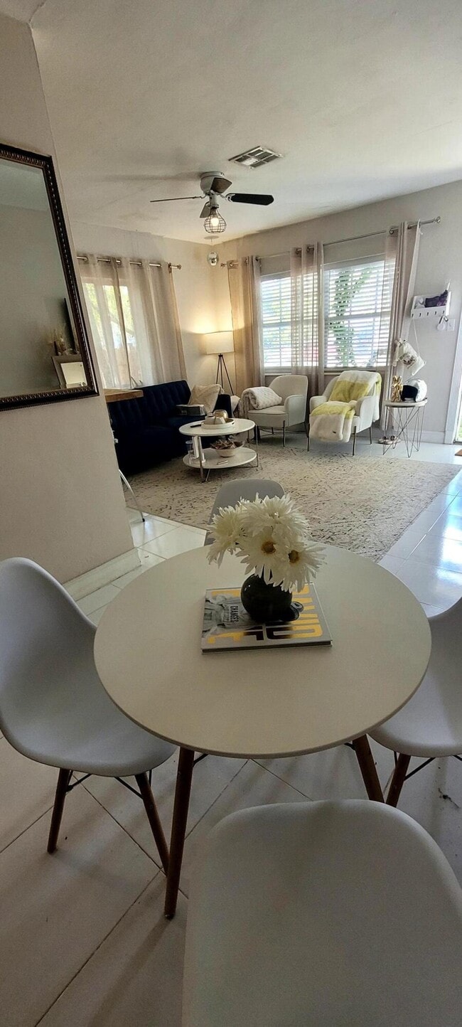 Foto del edificio - 440 NE 1st Ave.