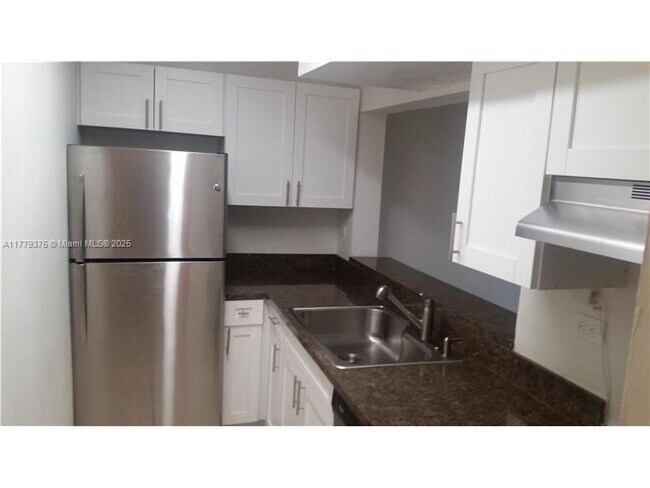 Foto del edificio - 1720 NW N River Dr