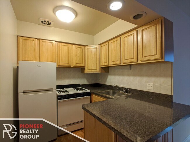 Foto del edificio - 531 W Aldine Ave