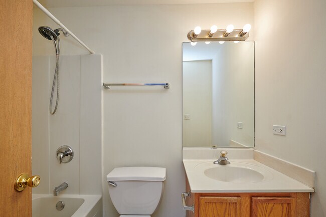 Foto del edificio - 2427 W Madison St