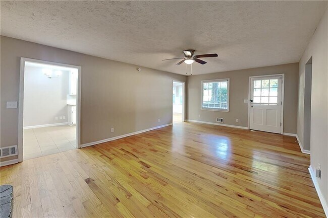 Building Photo - 327 Pine Trail
