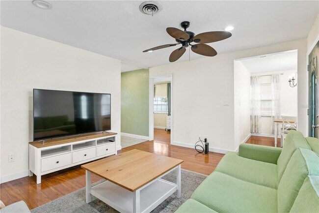 Foto del edificio - 4740 22nd Ave N