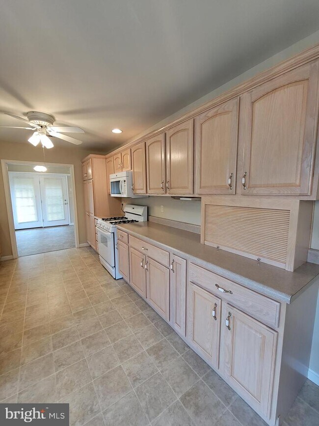 Building Photo - 148 Ginkgo Ct