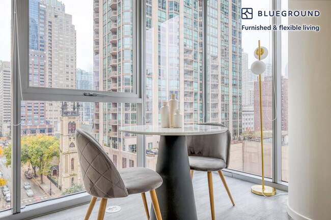 Foto del edificio - 8 E Huron St