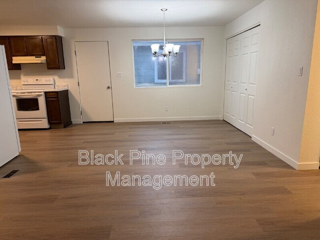 Building Photo - 1939 S Owyhee St