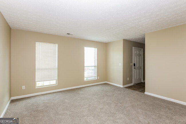 Building Photo - 851 Sinclair Way