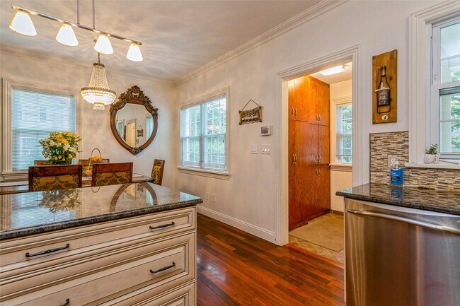 Building Photo - 52 Orchard Ridge Rd