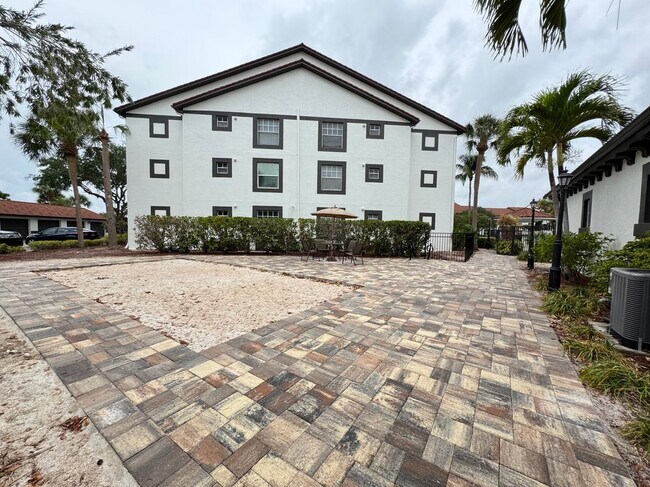 Foto del edificio - 7925 Preserve Cir