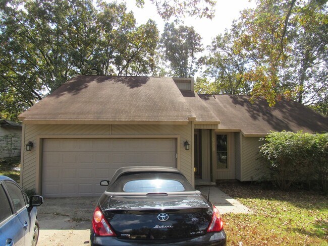 Foto del edificio - Contact Peggy  501 676 1758 or Heather 501...
