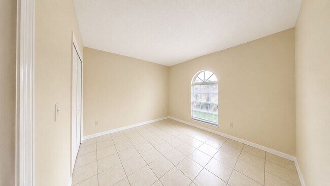 Building Photo - 127 Titan Dr