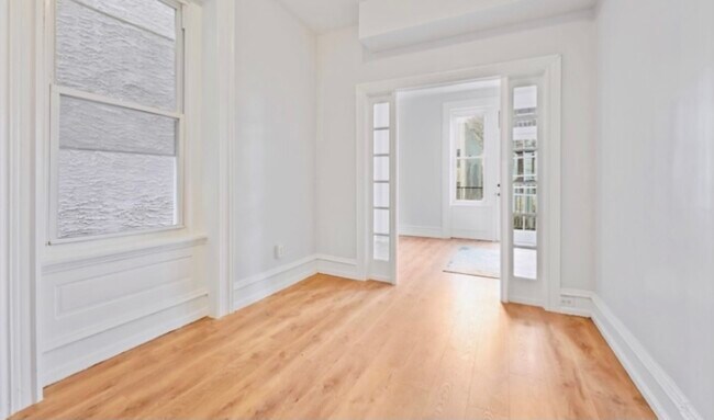 Building Photo - 2321 N Park Ave