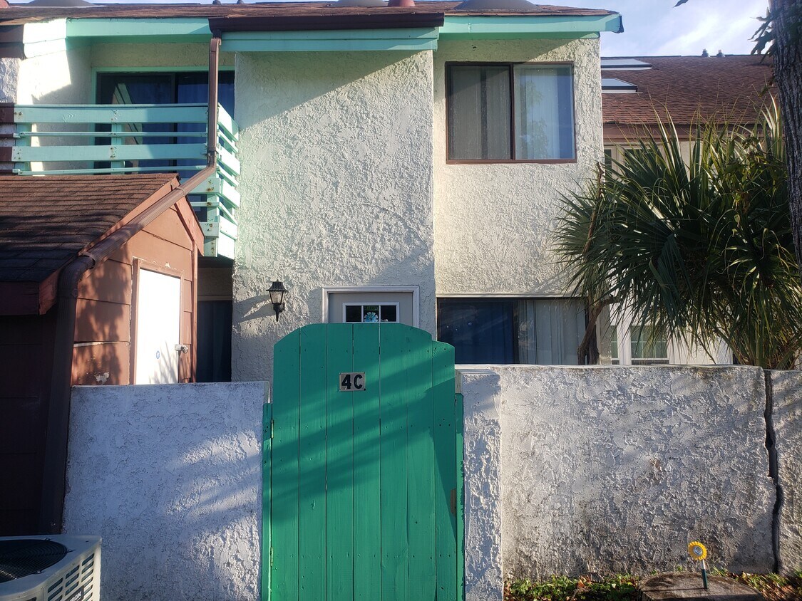 Exterior de la casa adosada - 306 21st Ave S